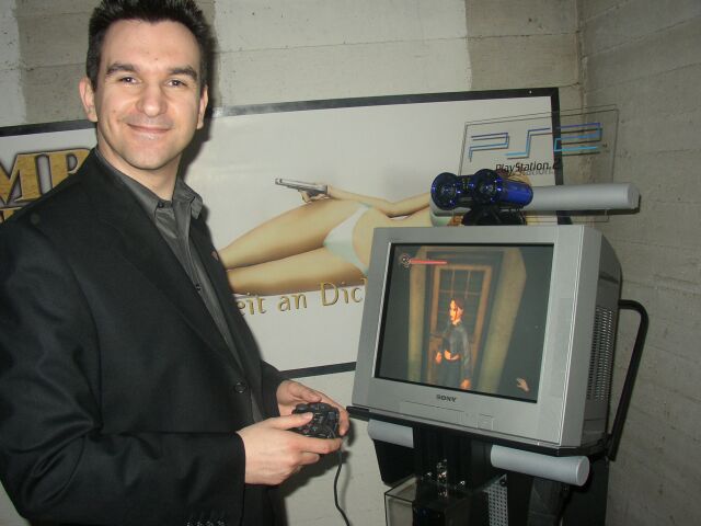 12 - GoranAgarSmugPlayingAOD.jpg 53.3K